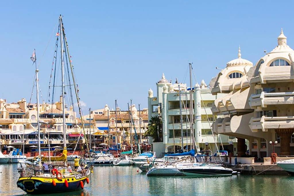 Apartamento Junto Al Mar En Puerto Marina Apartment Беналмадена Екстериор снимка